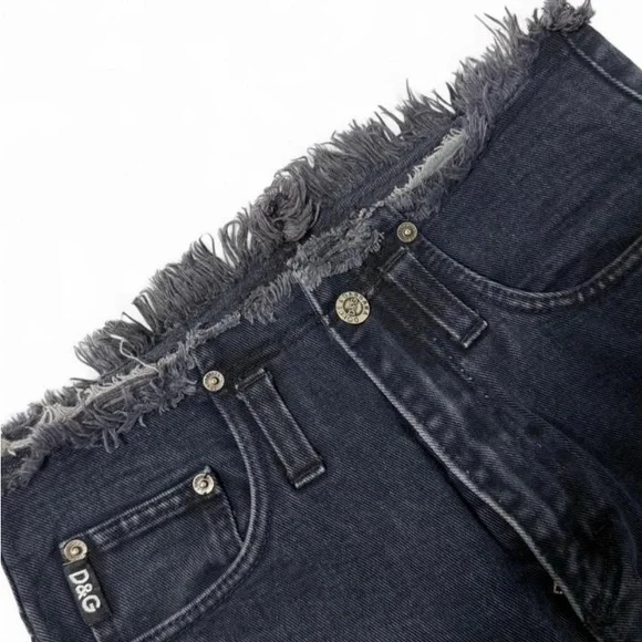 D&G Women's Black Straight-Leg Jeans with Distressed Waist and Hem - Picture 3 of 9